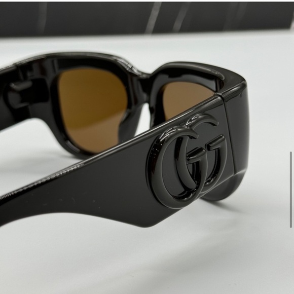 Authenticated! NWT! Gucci Oversized Sunglasses w/ Large GG Logo - Dark Brown main image 8